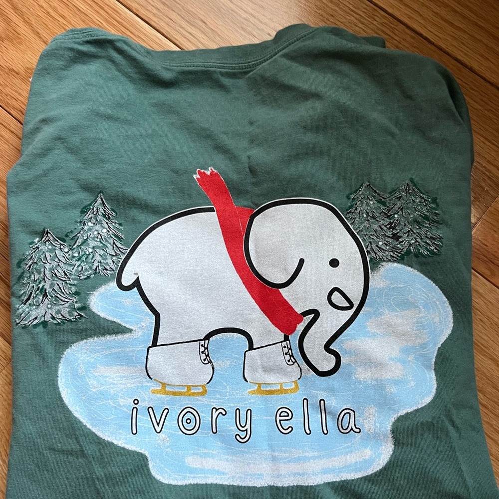Ivory Ella winter skate tee